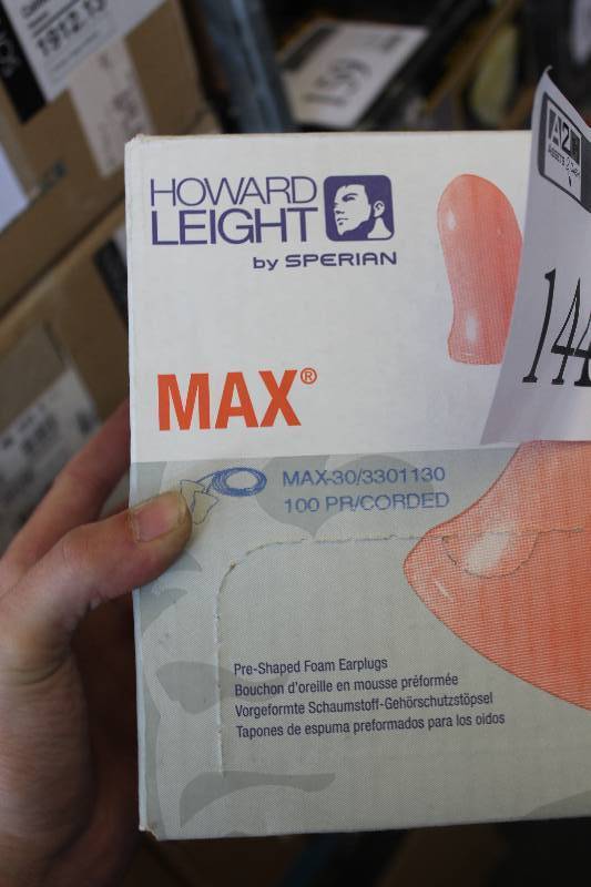 lot 144 image: Sperian Howard Leight MAX Pre-Shaped Foam 33 Decibels Earplugs