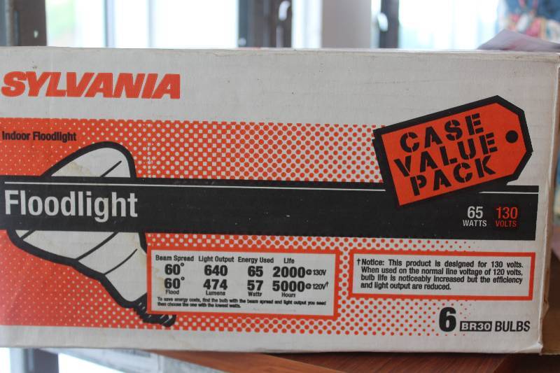 lot 150 image: Partial Box of Sylvania 65W 130V 650 Lumens Indoor Floodlight
