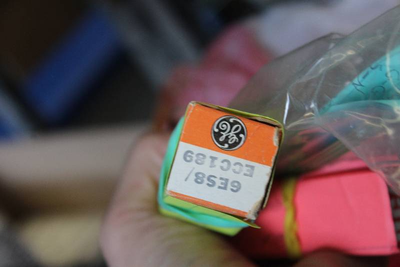 lot 173 image: Box Lot of Vintage GERCA Electronic Tubes
