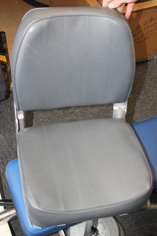 lot 233 image: Boat Seat