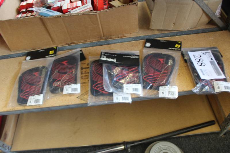 lot 288 image: Lot of (6) BlackRed Small Classic Skateboard Shinguard