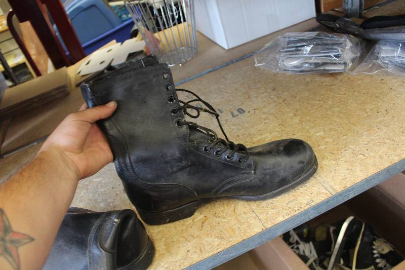 lot 282 image: Mens Black Size 12.5R Work Boots