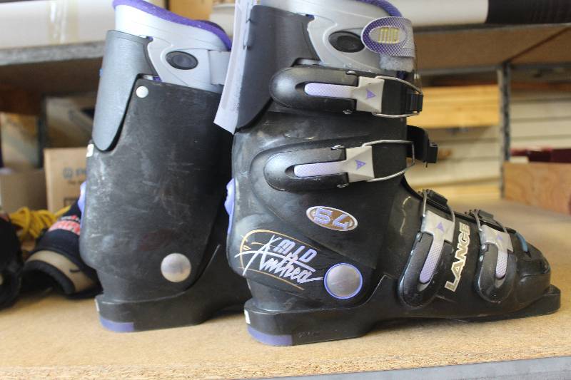 lot 272 image: Lot of (2) Lange Womens Size 6 Mid Anthea Ski Boots