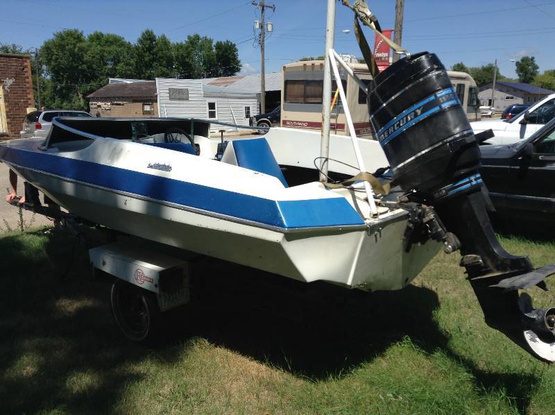 lot 4 image: 1975 California Sidewinder Boat