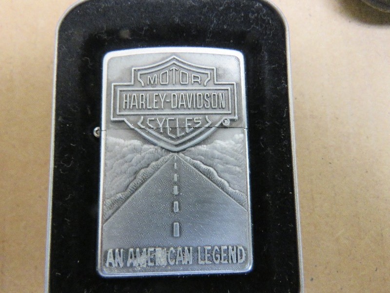 lot 3 image: Harley Davidson Zippo Lighter