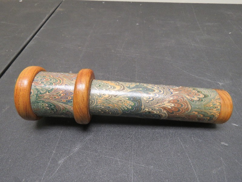 lot 13 image: Kaliedoscope