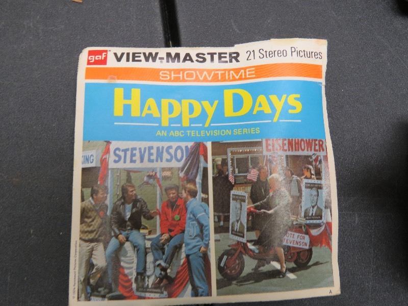 lot 16 image: Vintage Toy lot