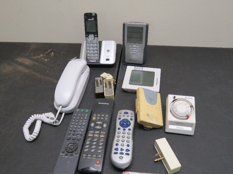 lot 17 image: Electronic lot