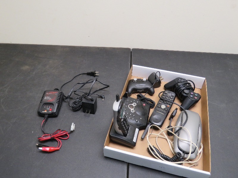 lot 43 image: Electronic lot