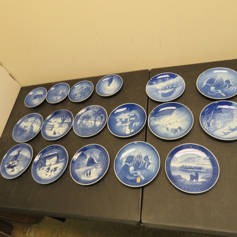 lot 91 image: Collectible Plate lot