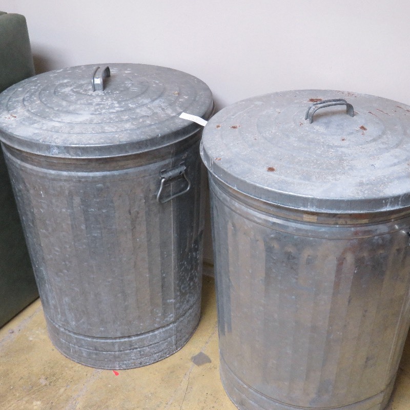 lot 132 image: Outdoor Garbage Cans