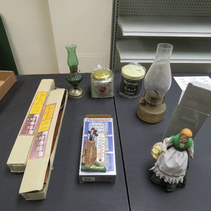 lot 160 image: Household lot