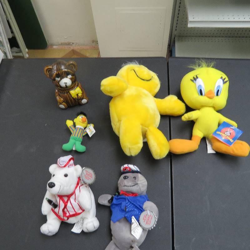 lot 167 image: Stuffed animals
