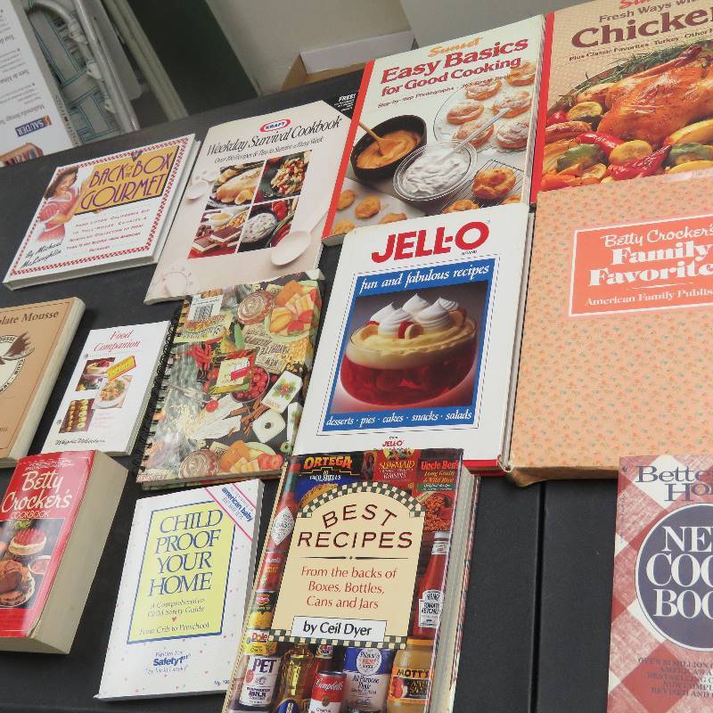 lot 235 image: Cook book lot