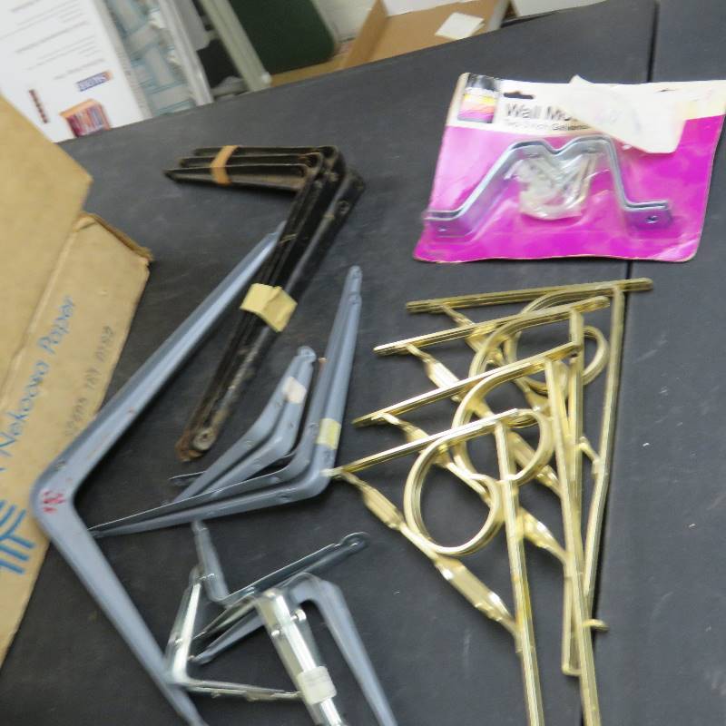 lot 242 image: Wall Mounts