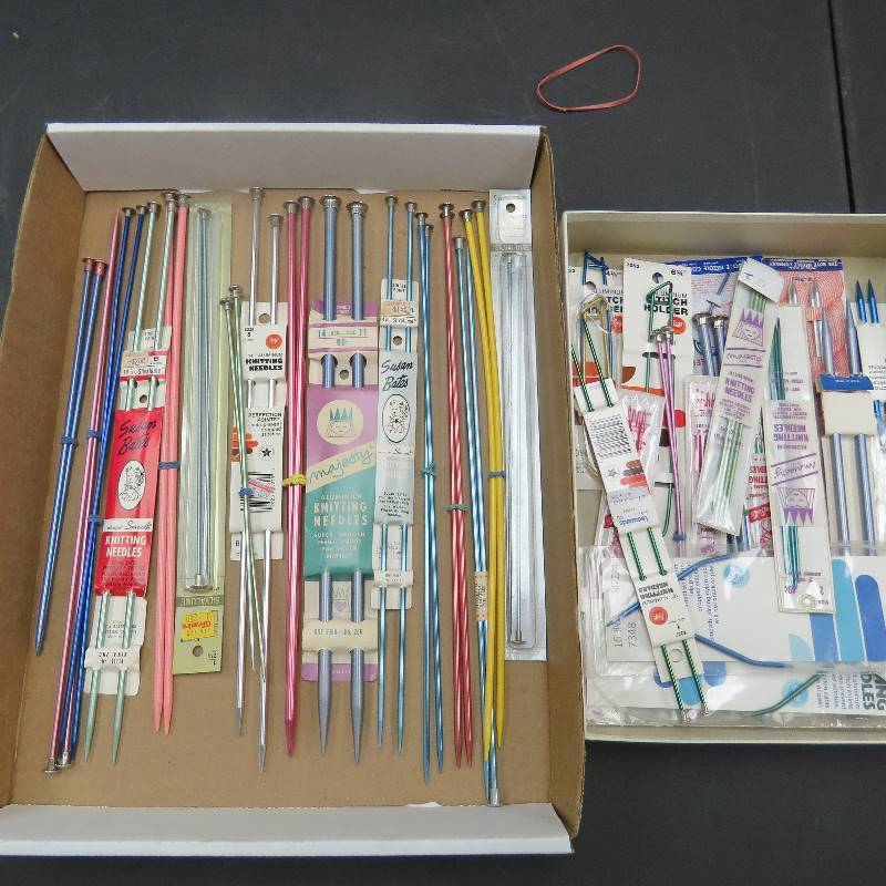 lot 257 image: Knitting needles