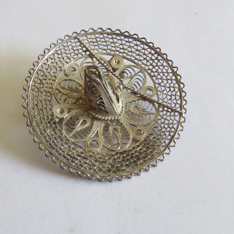 lot 275 image: Sombrero Pin