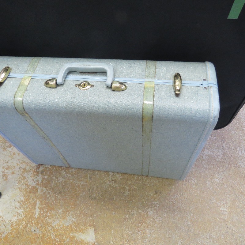 lot 291 image: Luggage lot