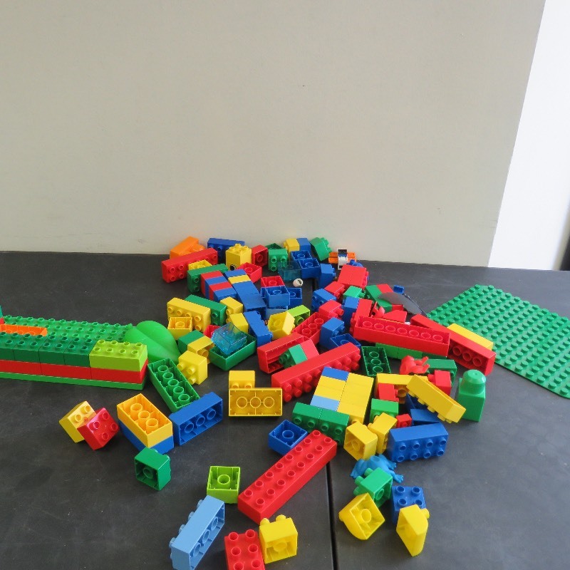 lot 310 image: Mega Blocks