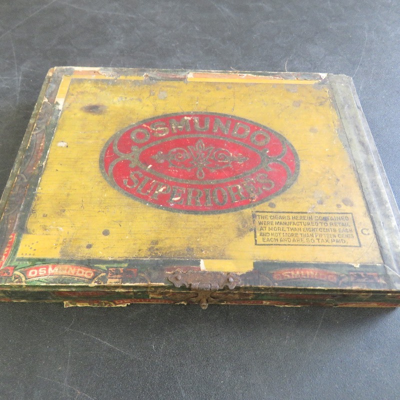 lot 315 image: Antique Cigar box