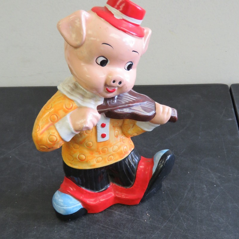 lot 335 image: Vintage Piggy Bank