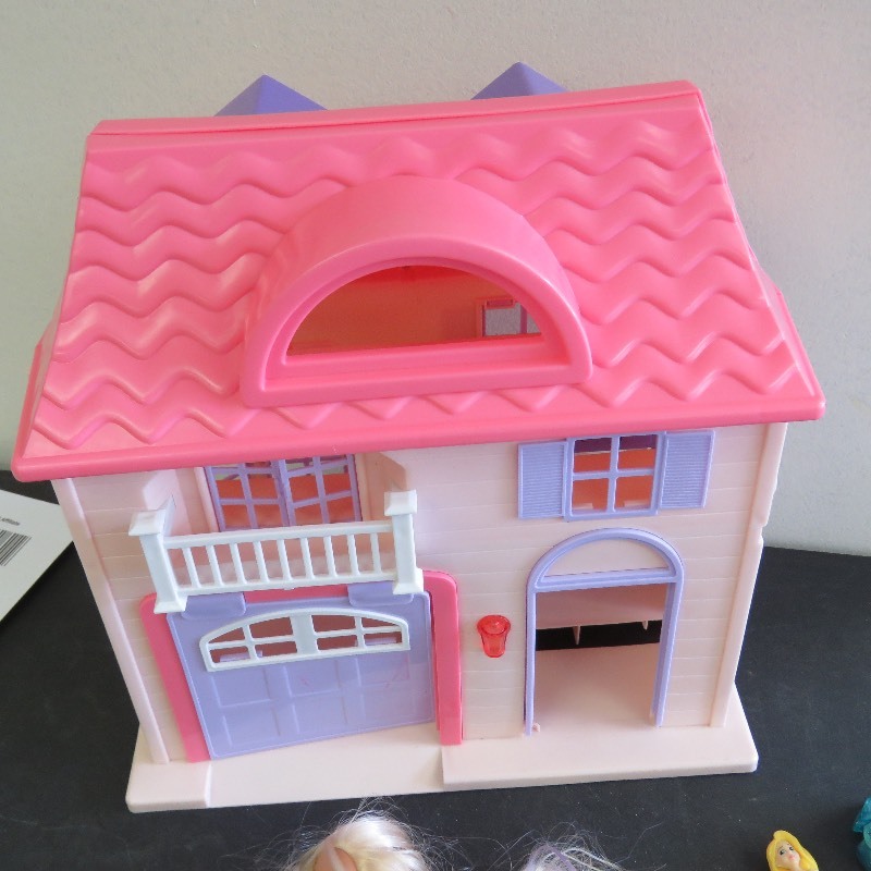 lot 338 image: Toy lot