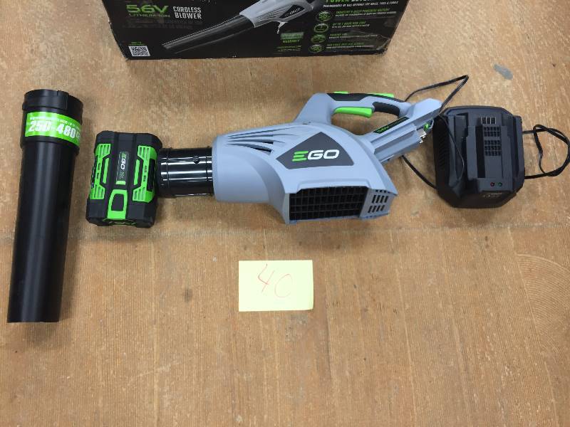 lot 40 image: Ego 480 CFM 3-Speed Turbo 56-Volt Lithium-ion Cordless Electric Blower in working conditions