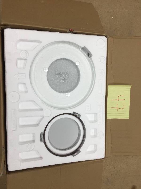 lot 47 image: Magic Chef  1.6 cu. ft. Countertop Microwave in Stainless Steel