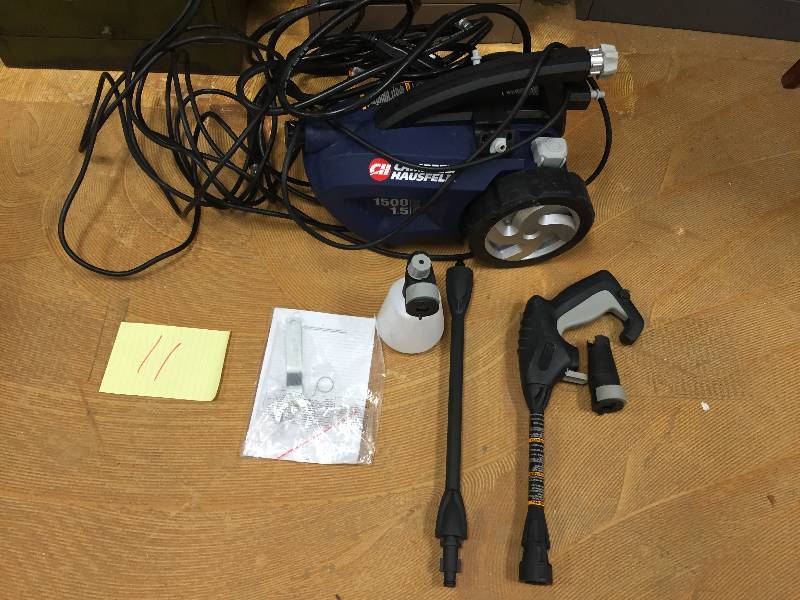 lot 11 image: Campbell-Hausfeld PW135000AV 1350 PSI Electric Pressure Washer in working conditions