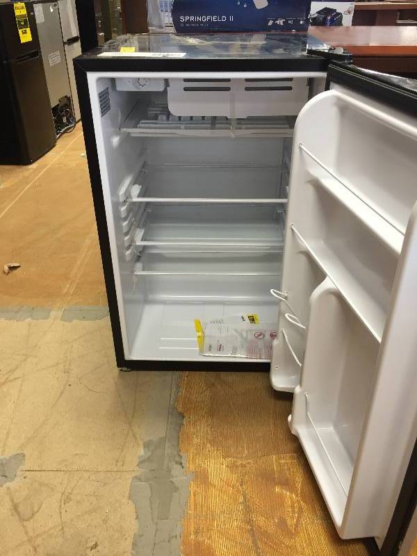 lot 48 image: Haier HC46SF10SV 4.5-cu. ft. Mini RefrigeratorFreezer with Stainless Steel Look  in like New working conditions