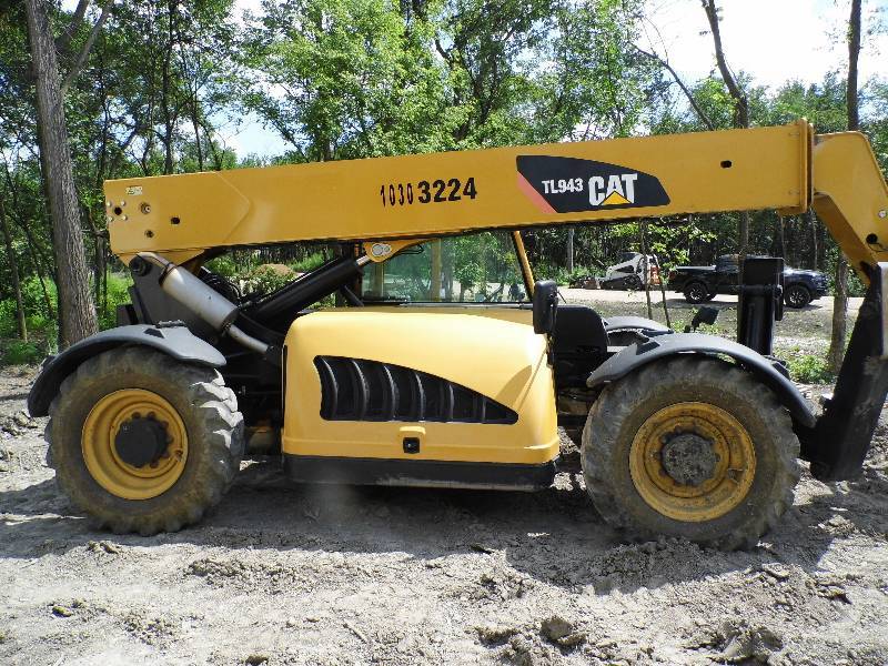 2007 Cat Telehandler TL943