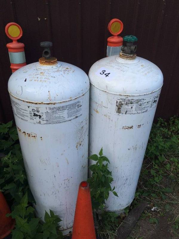 2 propane tanks