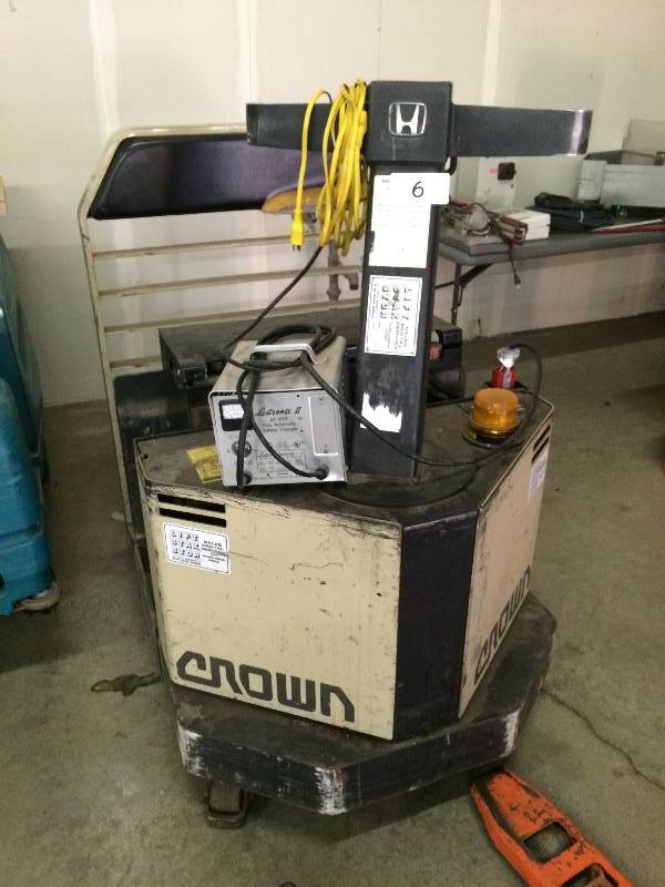 Crown electric pallet jack