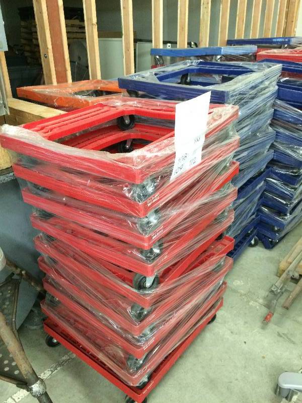 Lot of 10 plastic carts
