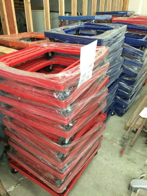 Lot of 10 plastic carts
