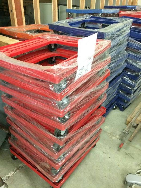 Lot of 10 plastic carts
