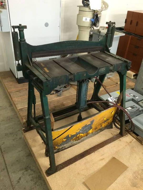 Metal shear