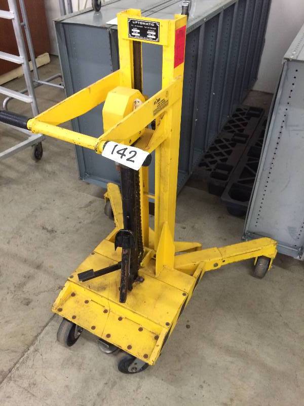 Barrel lifter