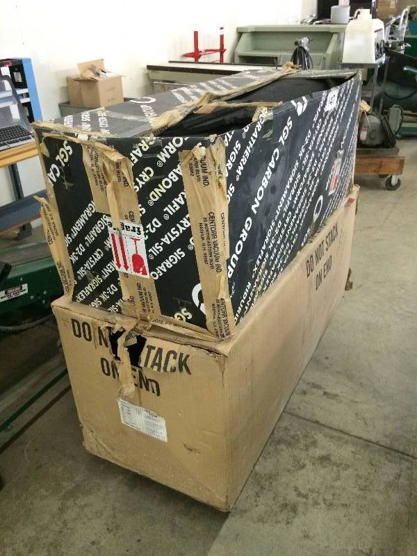 Lot of 2 boxes of furnace lining material
