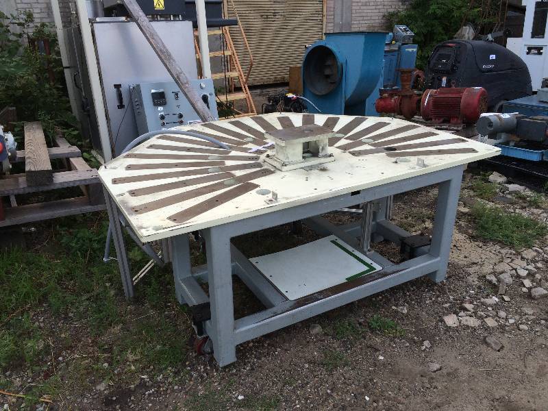 HEAVY metal table
