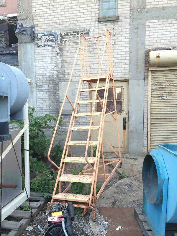 Steel safety ladder