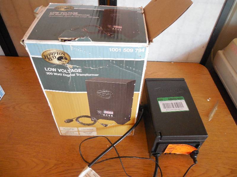 Low-Voltage 300-Watt Landscape Transformer