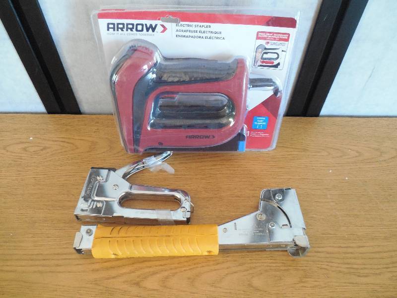(3) STAPLER LOT