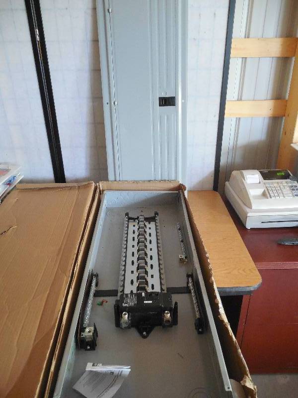 200 Amp 40-Space 40-Circuit Main Breaker Load Center