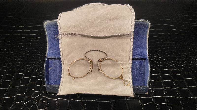PincersSpectacles