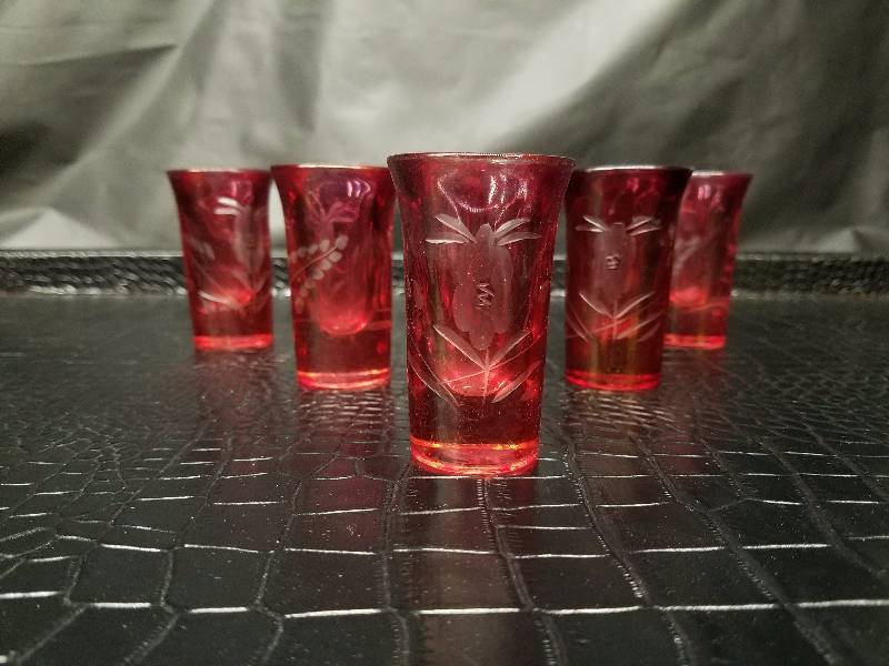 Vintage Leaded RedCut Design Shotglass Set