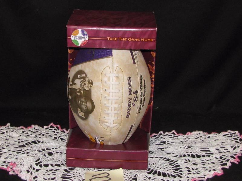 lot 8 image: Randy Moss Rookie Football