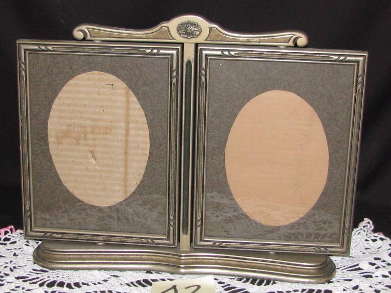 lot 42 image: Double Swinging Wood Frame Picture