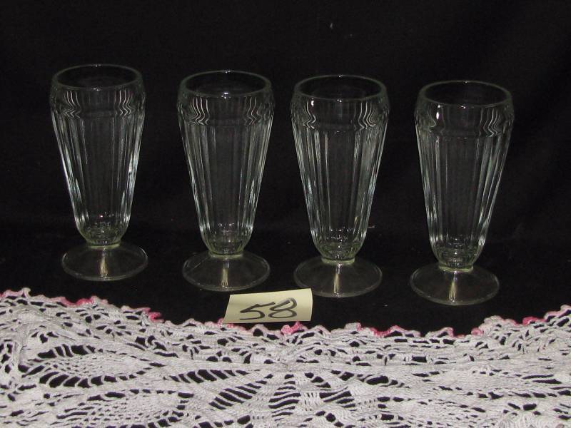 lot 58 image: Malt shop Malt Glasses