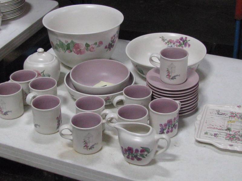 lot 65 image: 27 Piece Pfaltzgraff